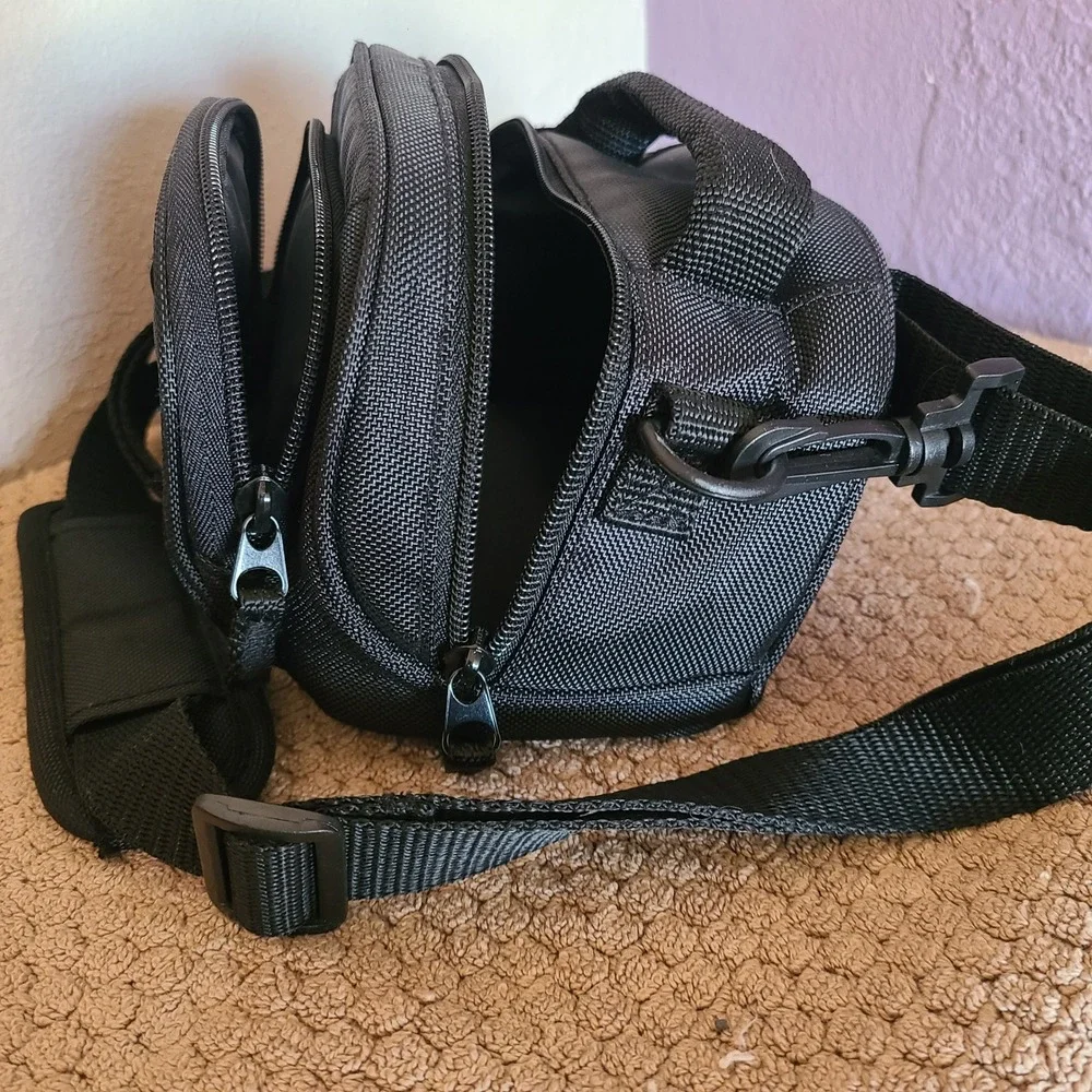 Sony HandyCam LCS-VA15 Soft Case Camera Bag for CyberShot Ballistic Nylon Padded
